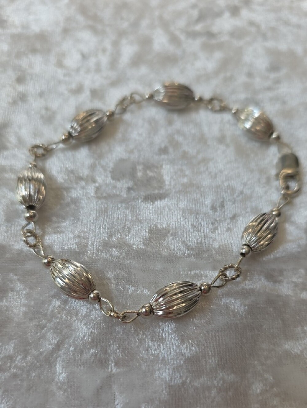Sterling Silver 925 Ribbed Bead Fluted Bead Feminine Bracelet Size 9 - Picture 4 of 8